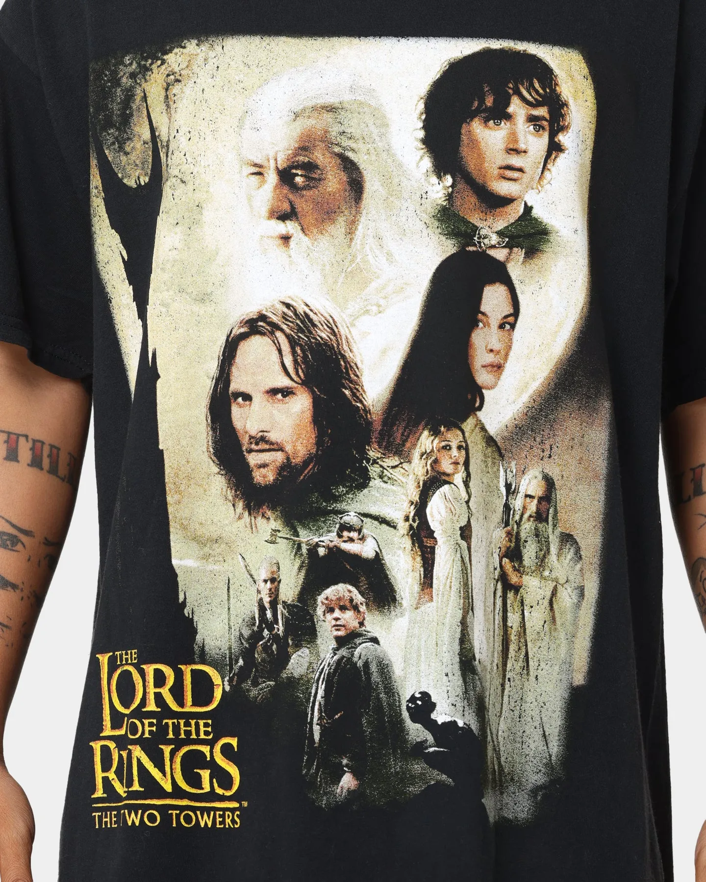 American Thrift X Lord Of The Rings The Two Towers Poster Vintage T-Shirt Washed Black