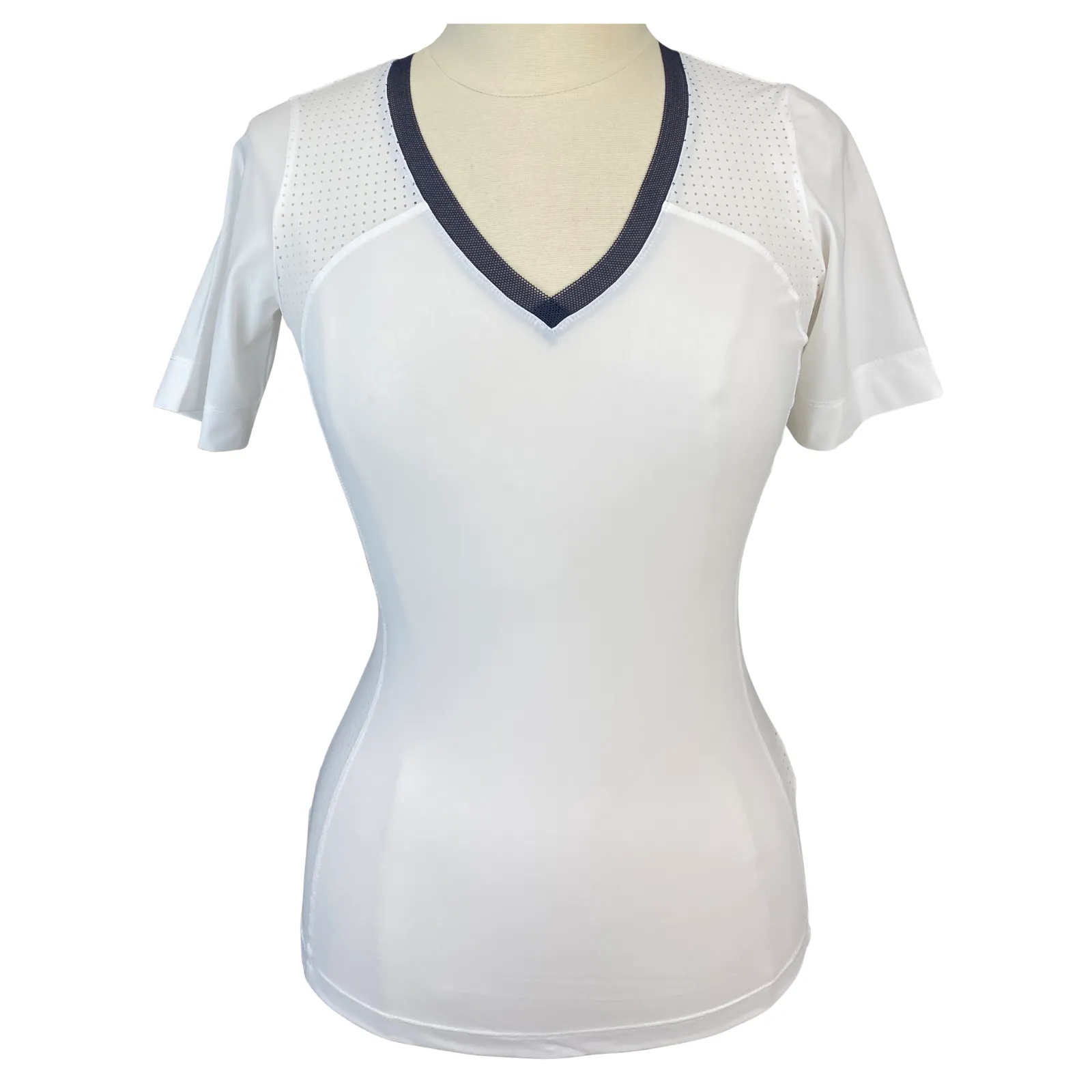 Callidae 'The Tech V Neck' in White - Women's Medium