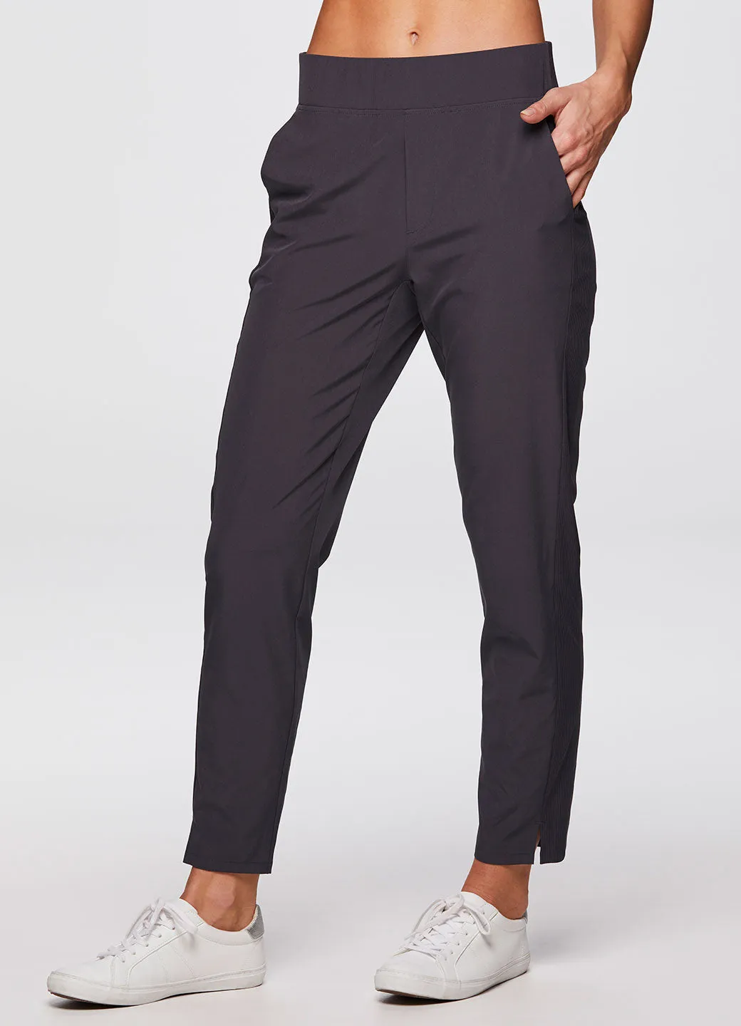 Everyday Ribbed Ankle Pant