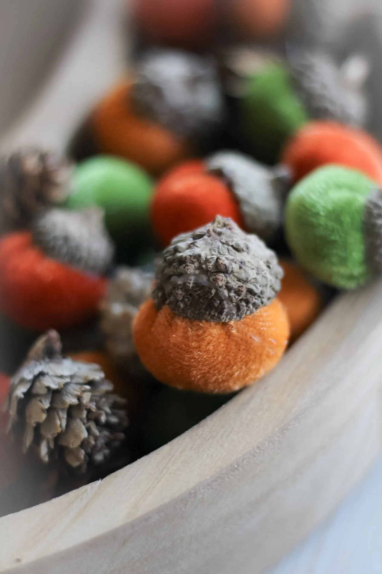 Green & Orange Acorn & Pinecones